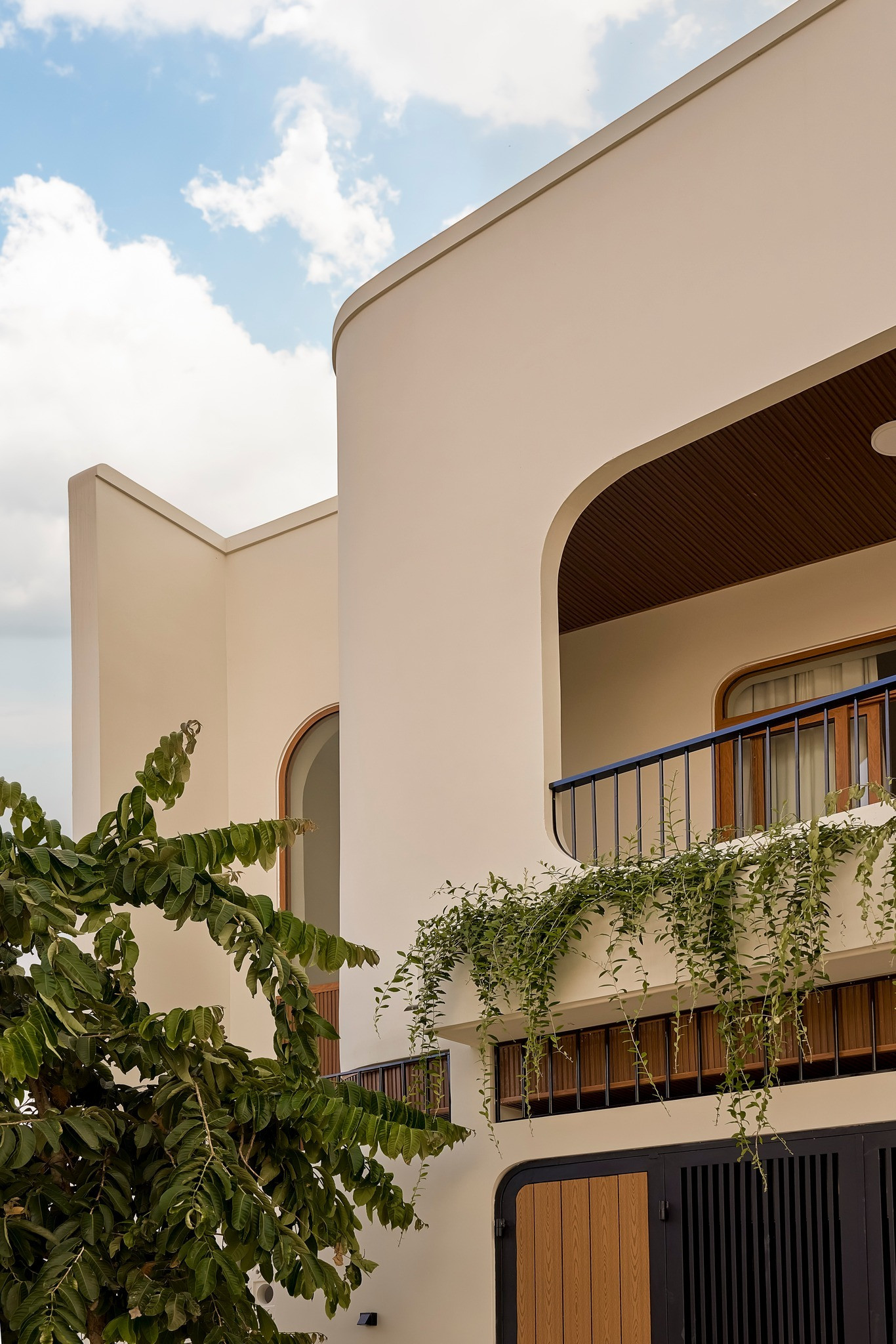 Tổ ấm trắng - be nhẹ như sương: Hơi thở Sabiwabi giữa lòng phố thị- Ảnh 6.