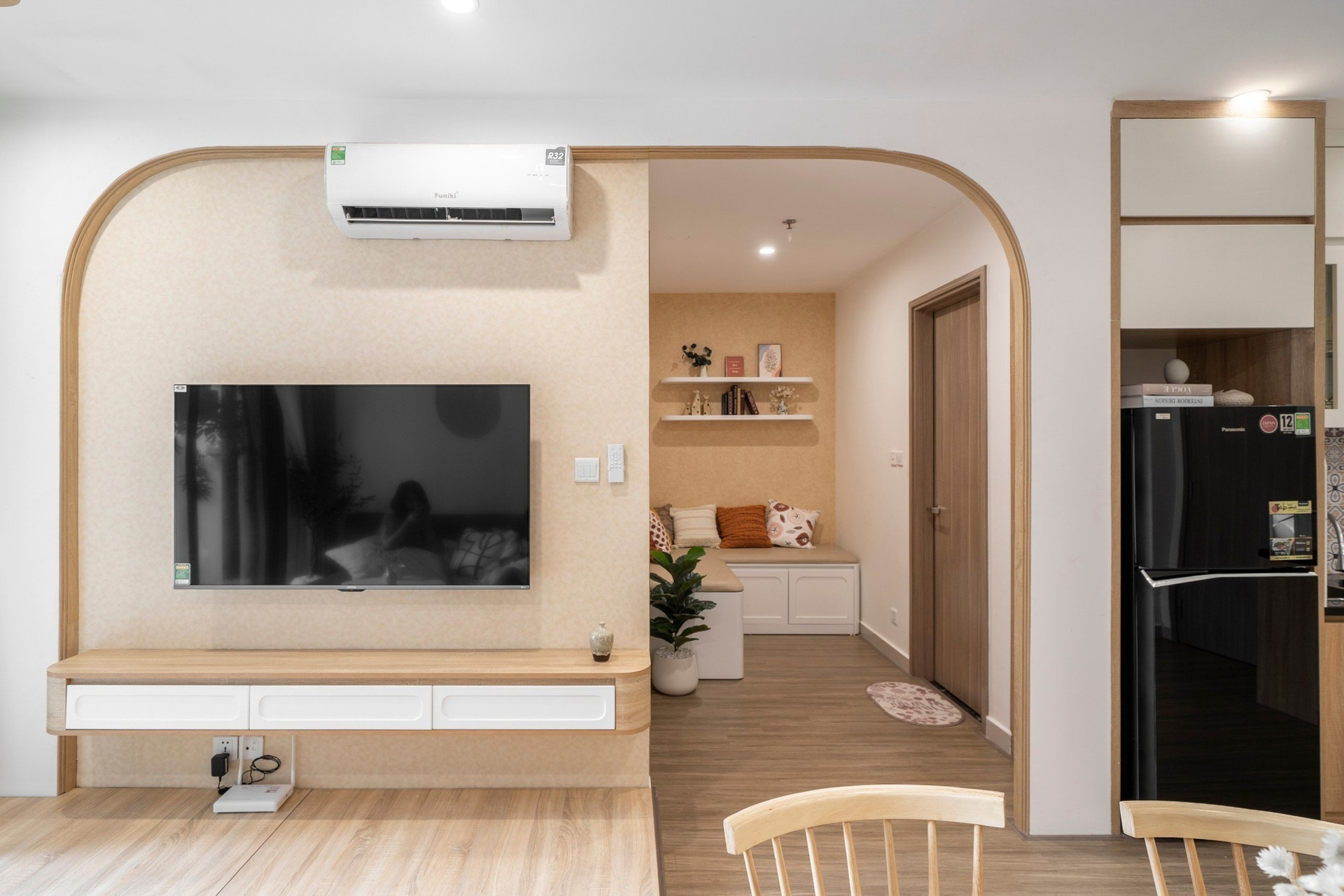 Từ cải tạo nhà đến cải tạo cuộc sống: Một góc đọc sách, một bục gỗ, một chiếc ghế mây tạo nên không gian bình yên giữa lòng đô thị- Ảnh 2.