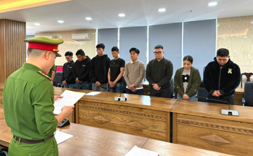 Phong tỏa 1.000 tài khoản, bắt 33 người, thu giữ 100 tỷ, kê biên 2 thửa đất trong đường dây lừa đảo 67.000 tỷ