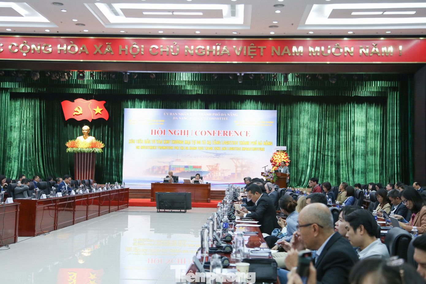 Hội thảo có sự tham gia của đông đảo các chuyên gia, doanh nghiệp, nhà đầu tư trong lĩnh vực logistics. Ảnh: Giang Thanh. tp-da-nang-khu-thuong-mai-tu-do-4.jpg