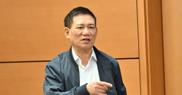 Phó Thủ tướng Hồ Đức Phớc lý giải việc mua bảo hiểm 'đóng tiền vào thì dễ, rút ra rất khó'