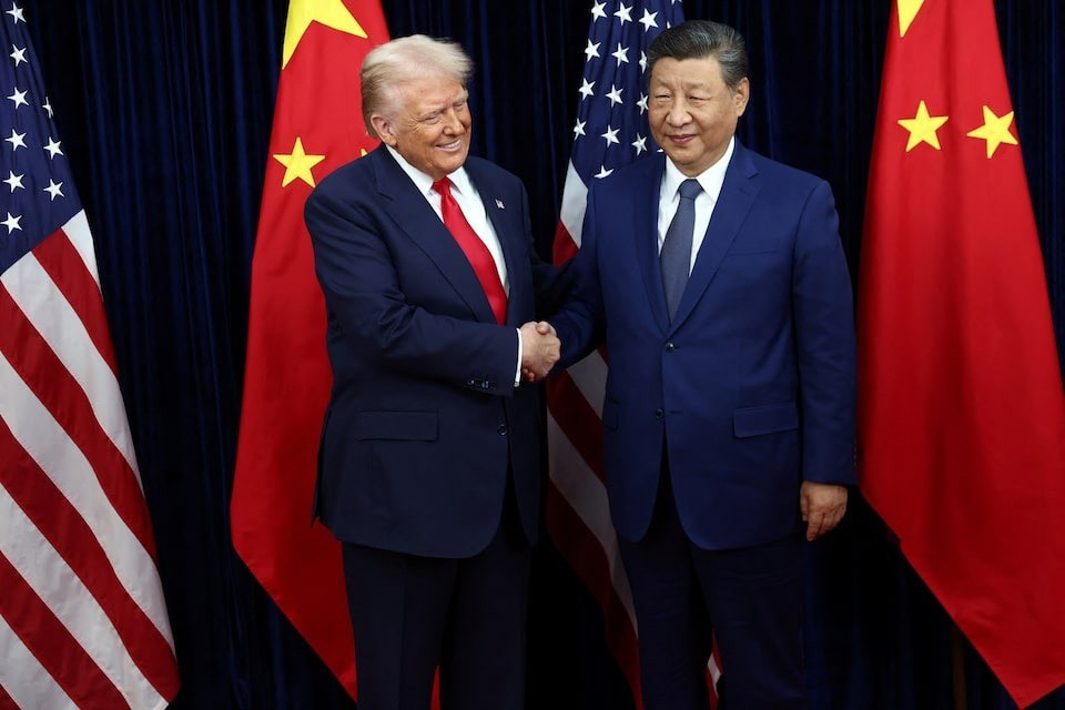 Tổng thống Mỹ Donald Trump và Chủ tịch Trung Quốc Tập Cận Bình trong cuộc gặp ngày 30/10. (Ảnh: Reuters) zz3mb4vj6zohfitybv7d7k7bqu.jpg