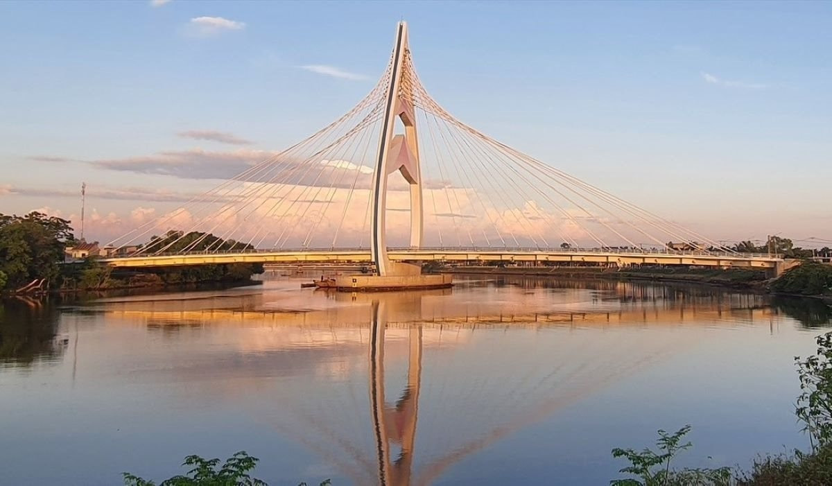 Sắp thông xe cây cầu trăm tỷ bắc qua đường sắt Bắc - Nam đầu tiên ở Thanh Hóa- Ảnh 2.