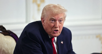 Tổng thống Mỹ Trump cảnh báo 'đóng cửa không phận' Venezuela