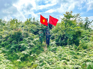 Đất nước giáp nhiều quốc gia nhất hành tinh, có biên giới dài hơn 1.400km với Việt Nam