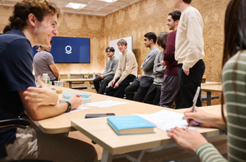 Palantir - 'Gã khổng lồ dữ liệu' muốn khai tử đại học Mỹ?