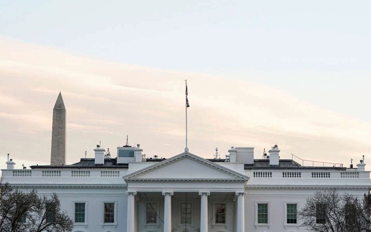 Ch&iacute;nh phủ Mỹ đ&oacute;ng cửa: Đợt d&agrave;i nhất lịch sử- Ảnh 1.