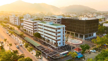 Đại học tư thục đầu tiên và lớn nhất miền Trung: Đứng top 1 Việt Nam về một khía cạnh, hơn 95% sinh viên có việc làm sau tốt nghiệp