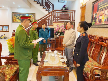 Khởi tố, bắt tạm giam Giám đốc Nguyễn Văn Thấm