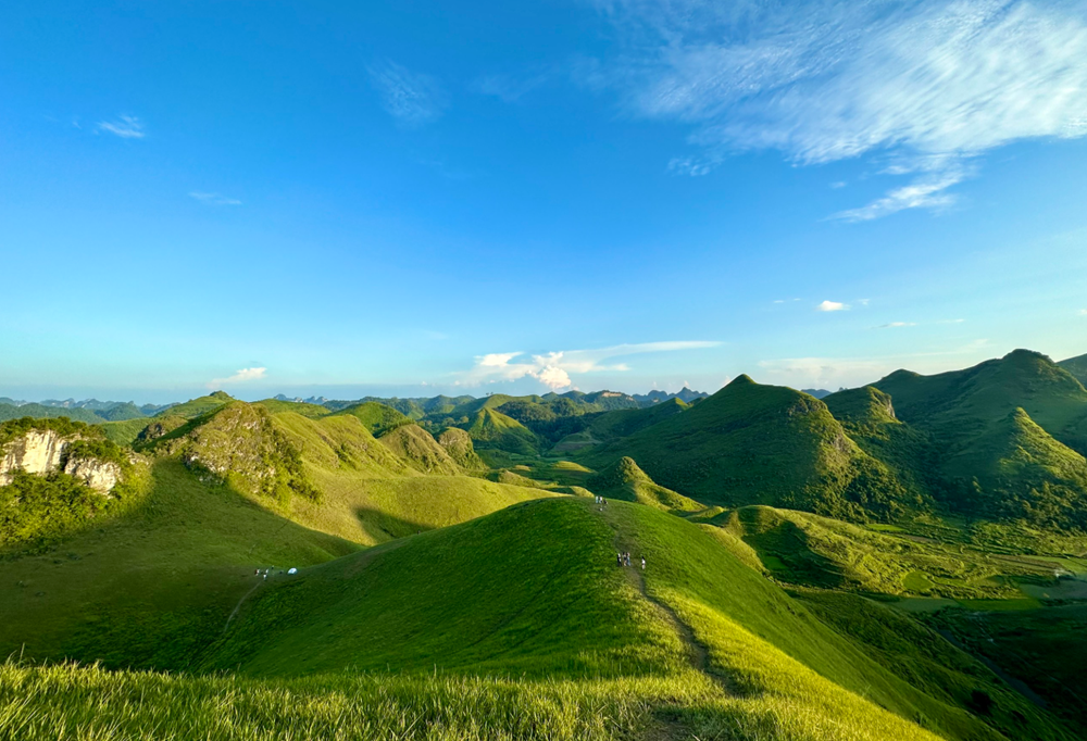 Điểm ‘săn’ mây nổi tiếng cách Hà Nội 300km, được ví như ‘Mông Cổ thu nhỏ’ vùng biên giới - ảnh 1