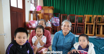 'Có nơi an toàn để trú ẩn qua cơn bão này là mừng lắm rồi!'
