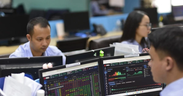 Thanh khoản chứng khoán tiếp tục 'dò đáy'