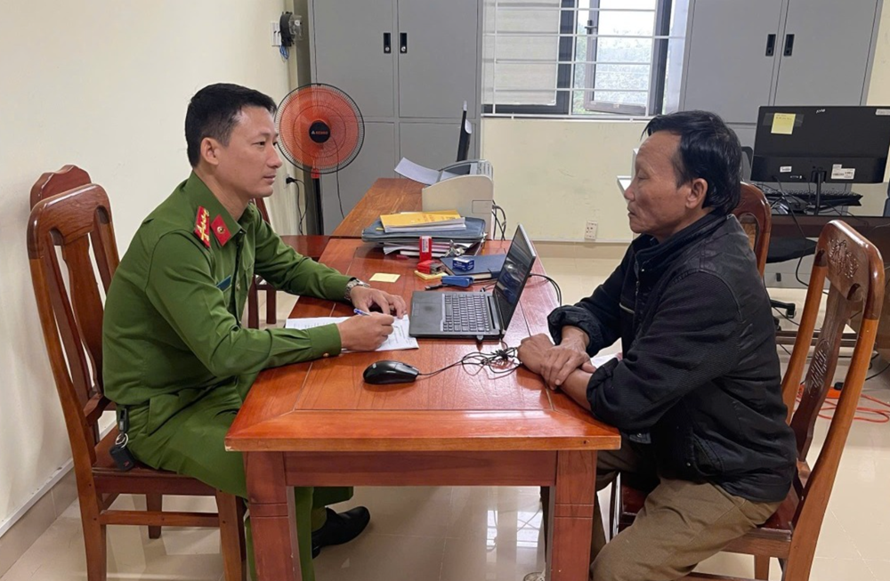 Đối tượng truy nã nguy hiểm Võ Hữu Chiến đầu thú - ảnh 2