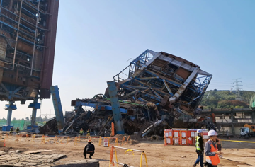 Công trình cao 60m đổ sập khiến nhiều công nhân bị vùi lấp: Hơn 300 nhân viên cứu hộ chạy đua thời gian, 12 lần tìm kiếm nạn nhân trong đống đổ nát