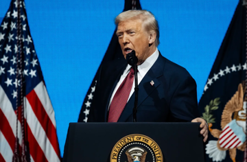 Ông Trump cảnh báo thảm họa sẽ giáng xuống nước Mỹ, kéo cả thế giới vào suy thoái