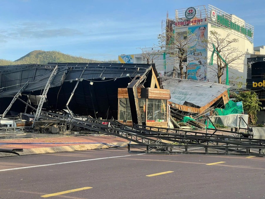 Thiệt hại do bão số 13: 5 người chết, 2.600 nhà hư hỏng, Chính phủ hỗ trợ khẩn cấp 80 tỷ đồng - ảnh 1