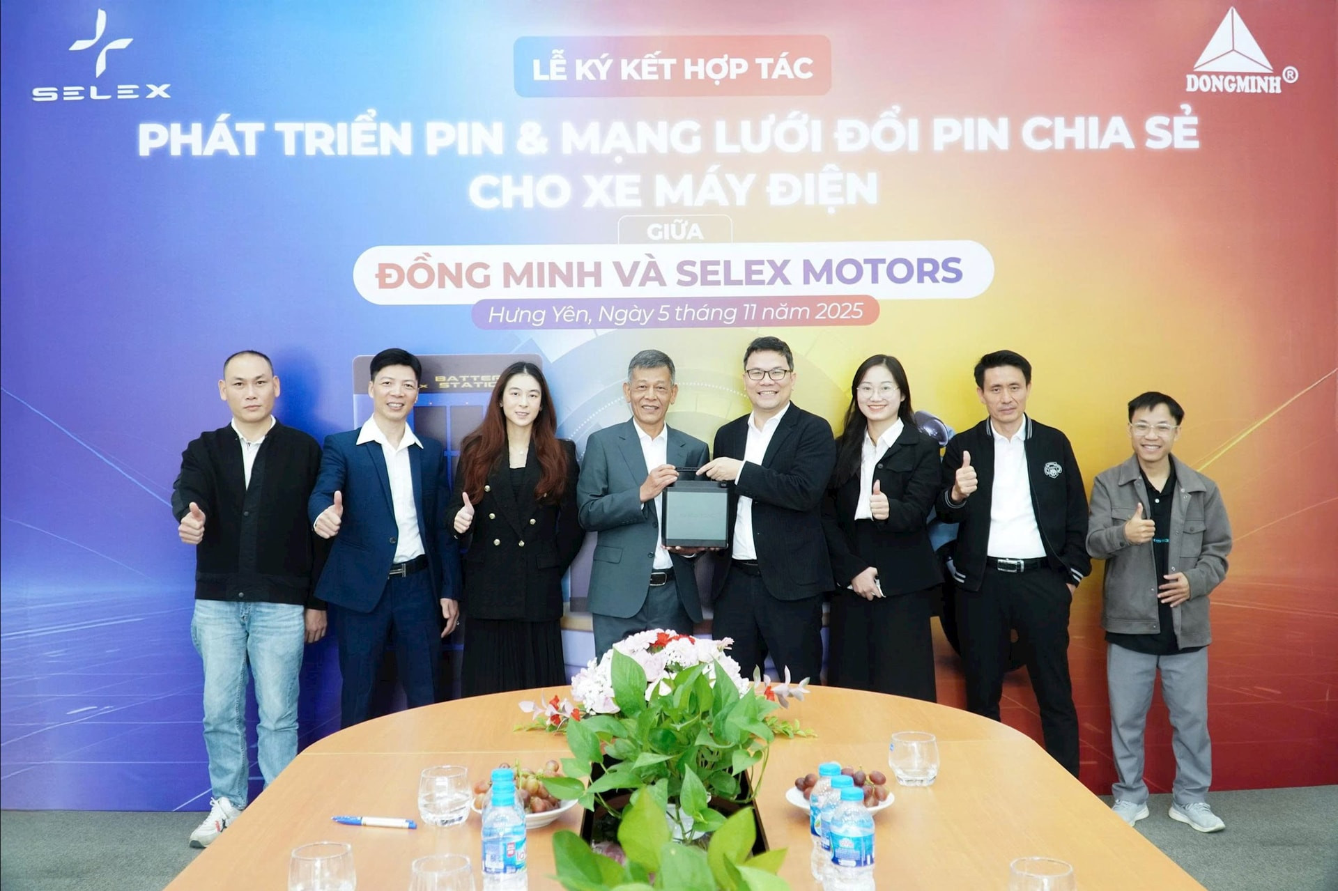 Toàn cảnh lễ ký kết. Nguồn: Selex Motors