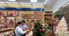 Đồ trang trí Noel xuống phố sớm, giá 'khá mềm' ngay từ đầu mùa