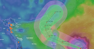Cơn bão khổng lồ Fung-Wong vào Biển Đông sáng 10/11, hoạt động trái quy luật