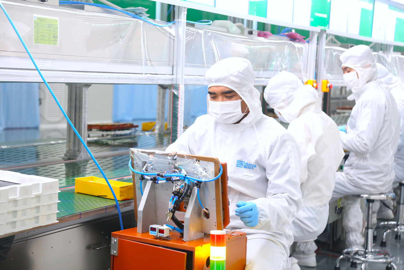 Sản xuất linh kiện điện tử công nghệ cao ở Khu công nghiệp VSIP Nghệ An. img-1944.jpg