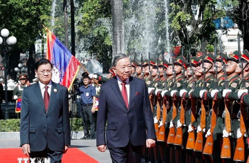Lào dành nghi thức cao nhất đón Tổng Bí thư Tô Lâm