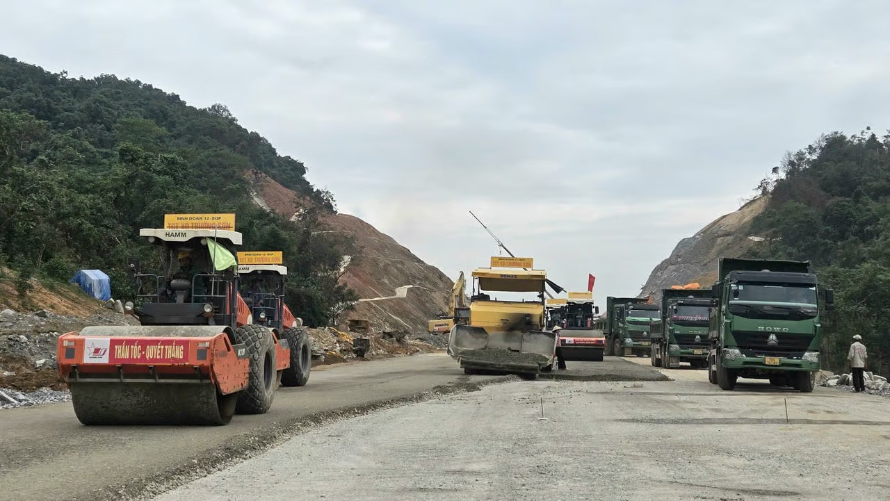 Sắp thông xe cao tốc 12.400 tỷ mà Tập đoàn Sơn Hải muốn cắm biển bảo hành 10 năm- Ảnh 1.