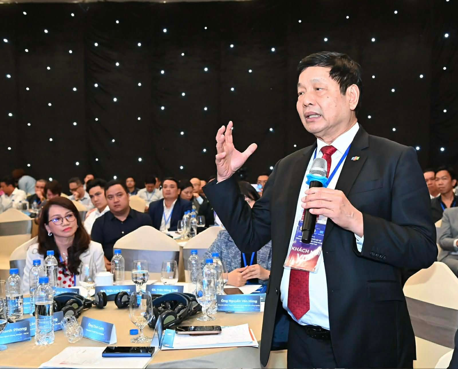 Chủ tịch <a style='text-decoration: none;' href='/FPT'>FPT</a> Trương Gia Bình phát biểu - ảnh Việt Dũng SGGP - 03