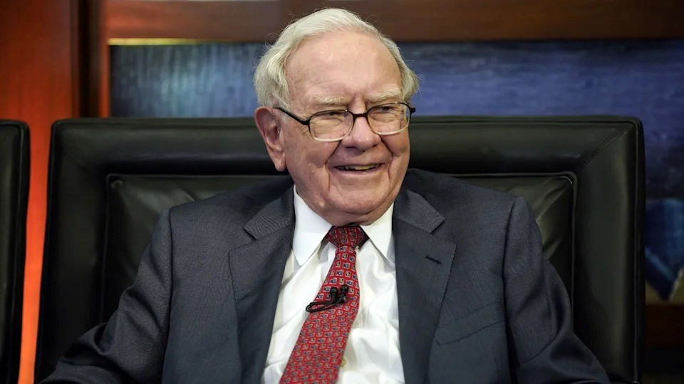 Warren Buffett: Thu nhập trung bình vẫn có thể trở nên giàu có nhờ 7 nguyên tắc này - ảnh 1