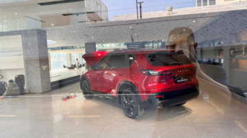 Bộ ba SUV Mazda CX-5 mới, CX-60 và CX-90 bất ngờ lộ diện trong showroom mới, khả năng ra mắt ngay tháng 12