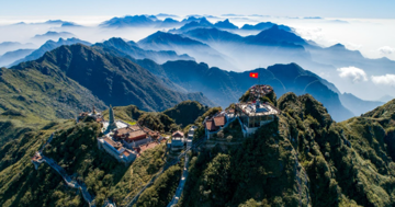 Khu du lịch trên đỉnh núi cao nhất Việt Nam được vinh danh ‘Điểm du lịch có thắng cảnh thiên nhiên hàng đầu thế giới’