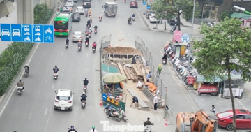 Tháo dỡ, thu hẹp hàng loạt hàng rào thi công tại Hà Nội