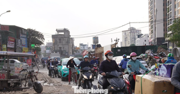 Vì sao TPHCM đông dân, phương tiện nhiều nhưng ít ô nhiễm hơn Hà Nội?