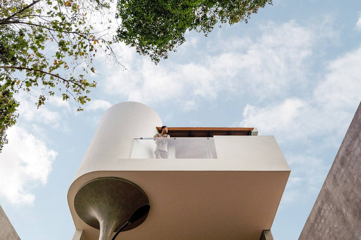 Phá vỡ khuôn mẫu kiến trúc: Ngôi nhà triền dốc với concept 'nghiêng' đầy táo bạo- Ảnh 2.