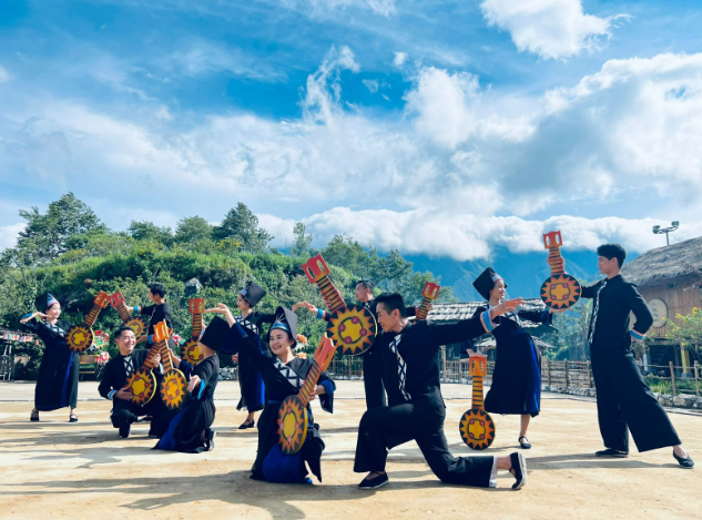 Khu du lịch trên đỉnh núi cao nhất Việt Nam được vinh danh ‘Điểm du lịch có thắng cảnh thiên nhiên hàng đầu thế giới’- Ảnh 3.