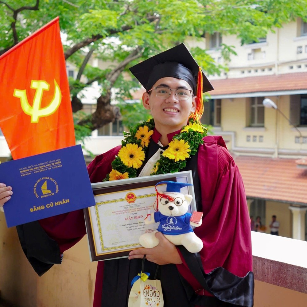 Nam sinh 2003 là sinh viên khóa đầu tiên ngành Trí tuệ nhân tạo của cả nước, tốt nghiệp loại xuất sắc GPA 9.08 - ảnh 1