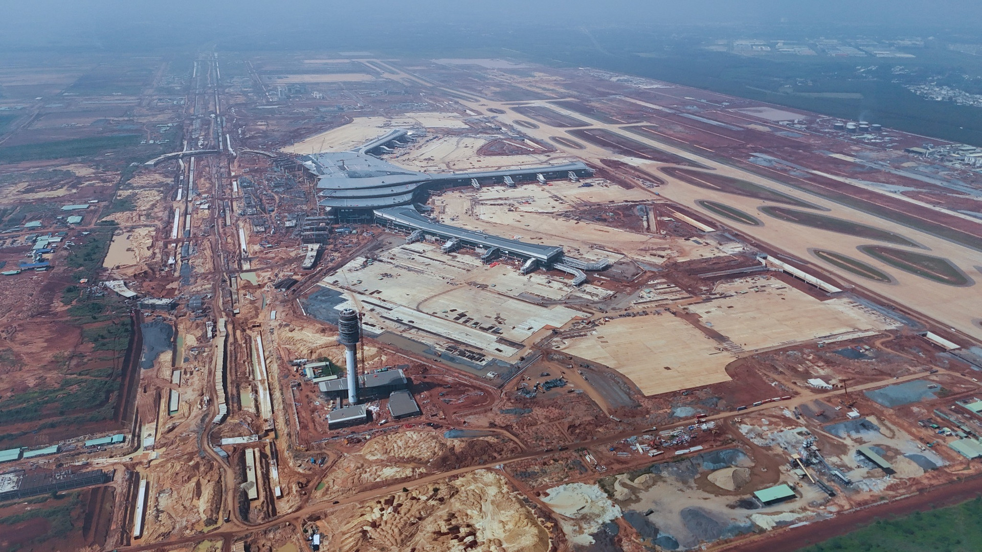 Toàn cảnh đại công trường sân bay Long Thành trong đó có tháp không lưu. Nguồn ảnh: Internet