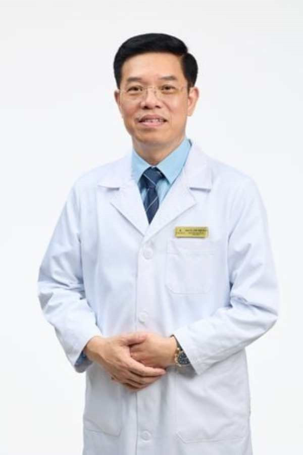 PGS thực hiện gần 400 ca ghép gan, hiện là Phó Tổng Giám đốc, được tỷ phú Phạm Nhật Vượng chiêu mộ - ảnh 1