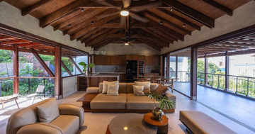 Ba House - Nhịp điệu sống chậm của ba thế hệ bên sườn đồi