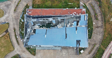 Cảnh hoang tàn, đổ nát bên trong khu phức hợp thể thao quy mô nhất tỉnh Quảng Ninh