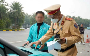 Taxi có thể dừng xe để đón, trả khách ở đâu để không bị phạt?