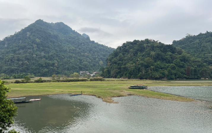 Hồ nước ngọt 200 triệu năm tuổi, lớn nhất Việt Nam, đẹp nhất thế giới trở thành tâm điểm du lịch sinh thái miền Bắc- Ảnh 1.