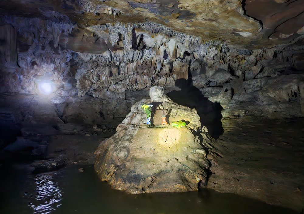 Hang động sở hữu tượng Phật ngồi thiền 'độc nhất' Việt Nam, nằm trong vùng lõi của di sản được UNESCO vinh danh - ảnh 1