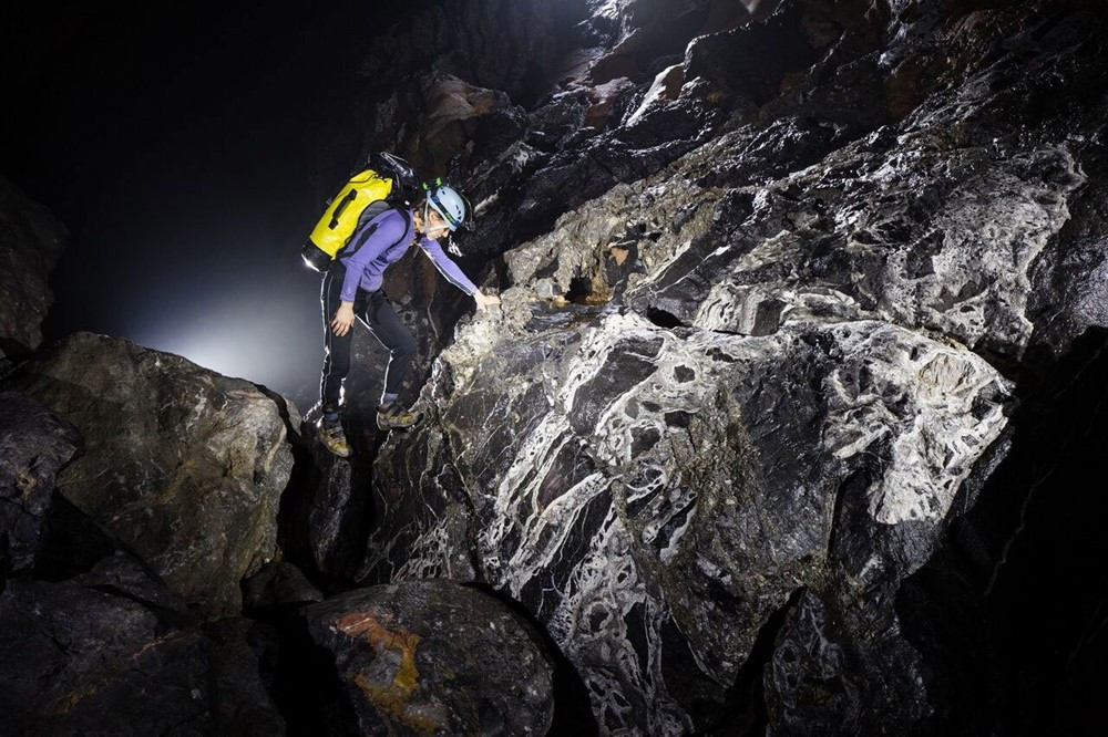 Hang động duy nhất Việt Nam được tạp chí Anh vinh danh 'kỳ quan siêu thực', đã đón 8.500 lượt khách, thu về hơn 670 tỷ - ảnh 2