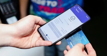 Vì sao nhiều ngân hàng đồng loạt thu phí tài khoản trở lại?