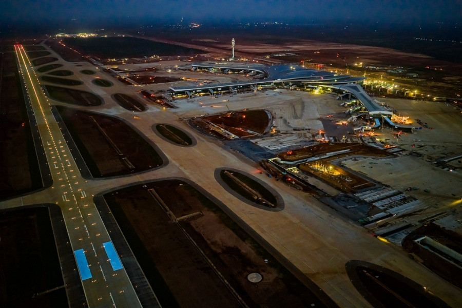 Siêu sân bay lớn nhất Việt Nam, lọt <a style='text-decoration: none;' href='/TOP'>TOP</a> quy mô thế giới sẽ là 'công trình thế kỷ'- Ảnh 2. Siêu sân bay lớn nhất Việt Nam, lọt <a style='text-decoration: none;' href='/TOP'>TOP</a> quy mô thế giới sẽ là 'công trình thế kỷ'- Ảnh 2.