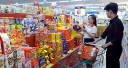Hàng Tết giá mềm ‘phủ sóng’ thị trường