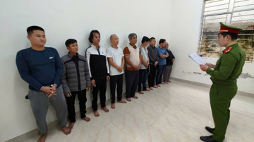 Bắt Hoàng Duy Ninh cầm đầu đường dây cá độ 400 tỷ, tịch thu 9 điện thoại, 161 triệu đồng tiền mặt cùng hơn 2.000 trang tài liệu