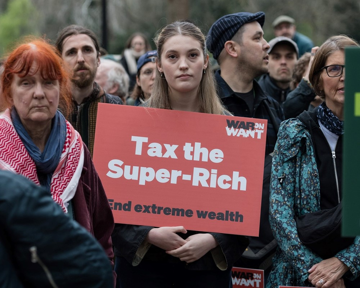 Nhóm chỉ chiếm 0,001% dân số nhưng giàu gấp 3 lần những người nghèo nhất thế giới