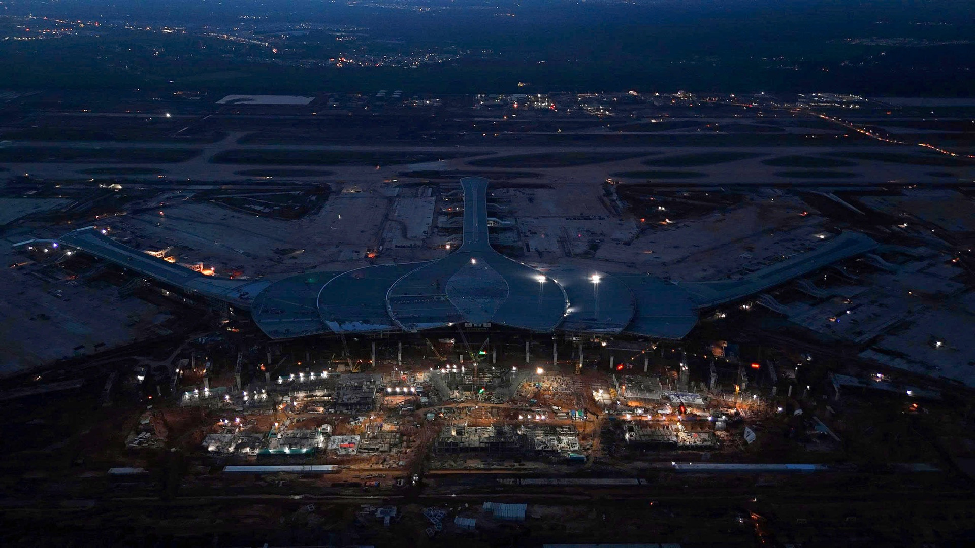 6 ngày nữa, siêu sân bay lớn nhất Việt Nam sẽ đón mốc trọng đại: Hơn 15.000 nhân lực làm việc xuyên đêm, nỗ lực về đích- Ảnh 1.