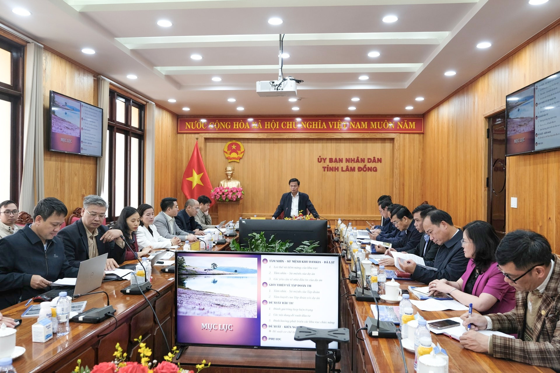 Hình ảnh tại buổi làm việc. Nguồn ảnh: Báo Lâm Đồng